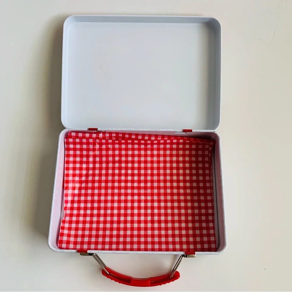 Elf on The Shelf Scout Elf T-shirt Collection with Tin Suitcase - Picture 7 of 8